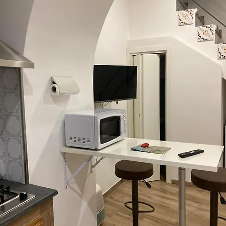 International Garibaldi * *