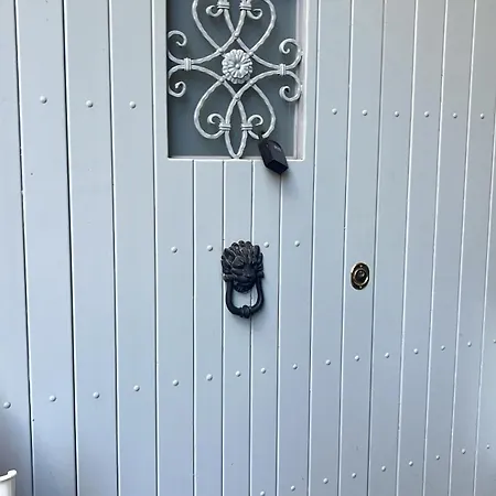 International Garibaldi * Daire