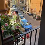 Apartment International Garibaldi * Naples