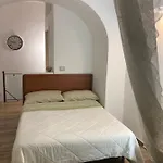 Apartment International Garibaldi * Naples