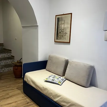 Apartment International Garibaldi * Naples